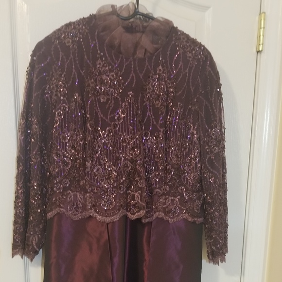 Tea Length Taffeta/Lace Gown - Picture 3 of 4